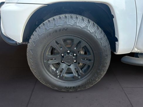 Used 2015 Toyota Tacoma PreRunner image 14