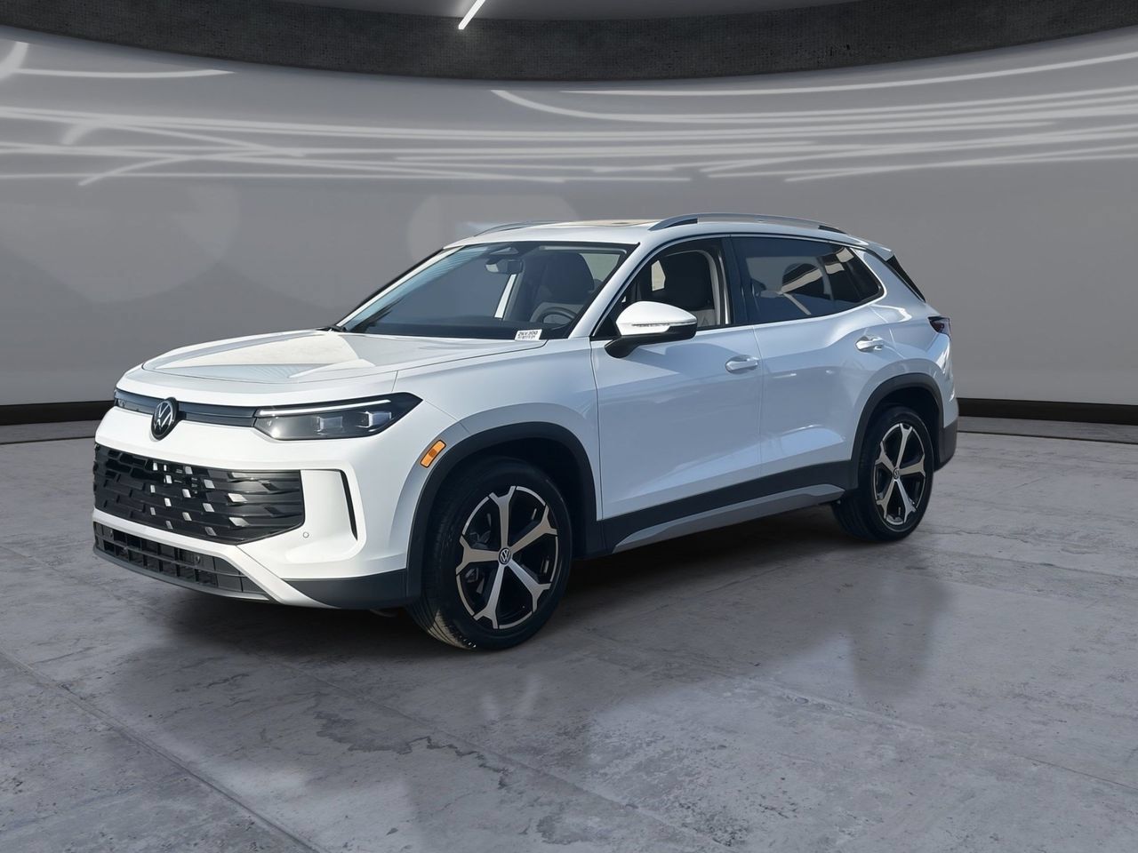 New 2026 Volkswagen Tiguan SE FWD image 3