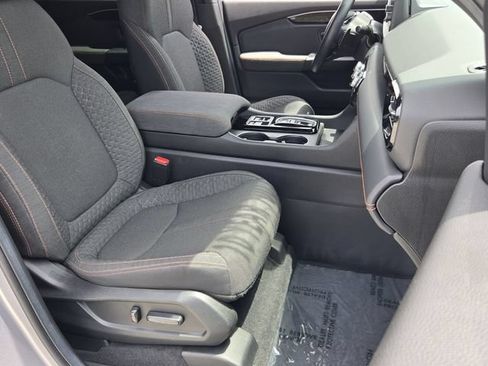 Used 2025 Honda Pilot Sport image 16