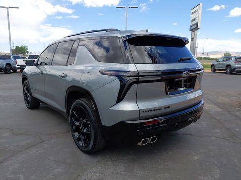 Used 2025 Chevrolet Traverse RS w/ LPO, Floor Liner Package AWD/4WD image 6