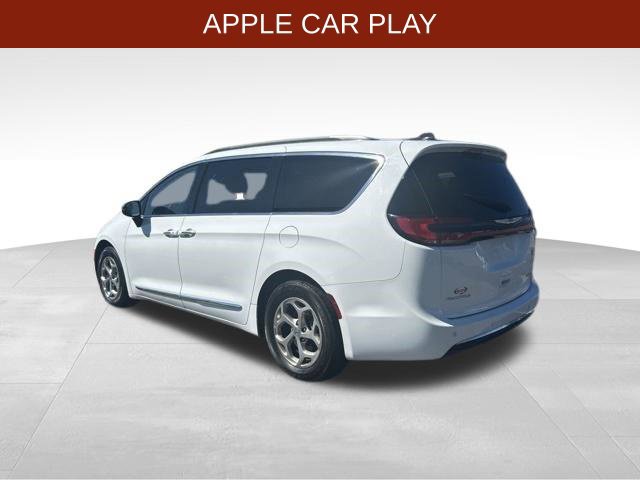 Used 2023 Chrysler Pacifica Limited FWD image 5