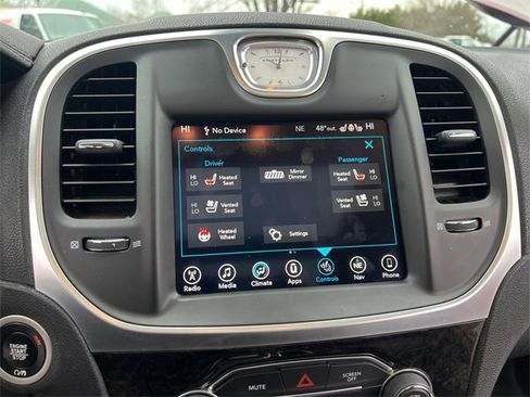 Used 2017 Chrysler 300 C w/ Safetytec Plus Group image 23