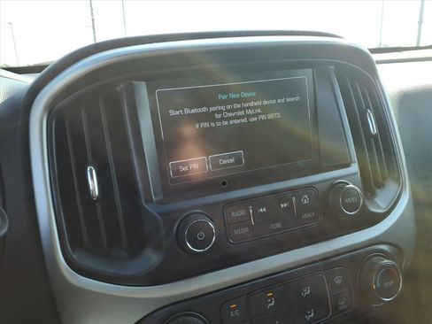 Used 2018 Chevrolet Colorado LT w/ LT Convenience Package RWD image 9