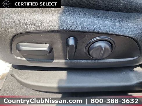 Used 2021 Chevrolet Equinox LT AWD/4WD image 12