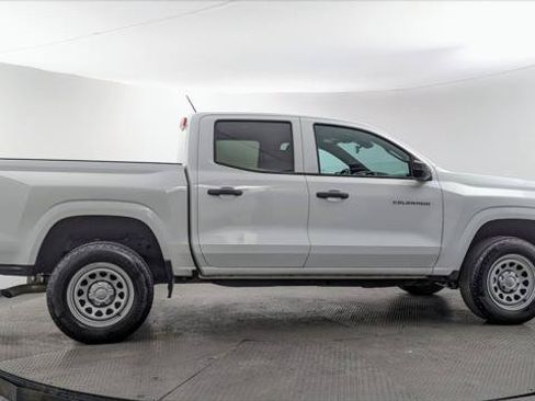 Used 2023 Chevrolet Colorado W/T RWD image 9