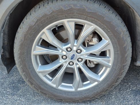 Used 2021 Ford Explorer Limited w/ Equipment Group 301A RWD image 26