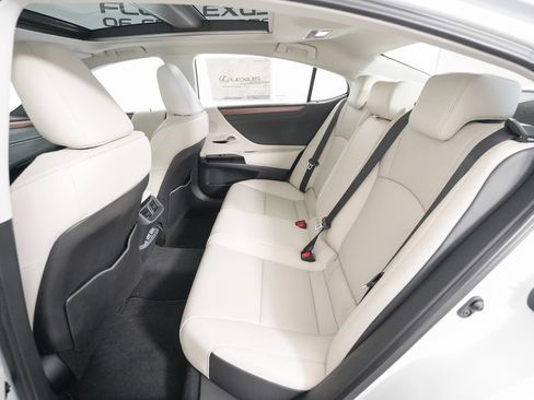 New 2025 Lexus ES 350 w/ Premium Package image 11