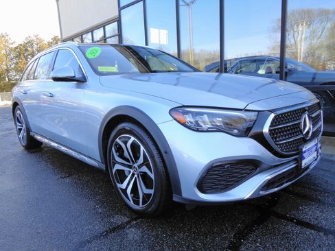 Used 2025 Mercedes-Benz E 450 4MATIC All-Terrain Wagon image 3