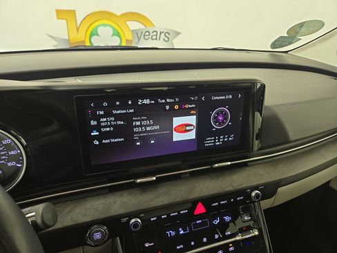 Used 2024 Kia Carnival EX image 21