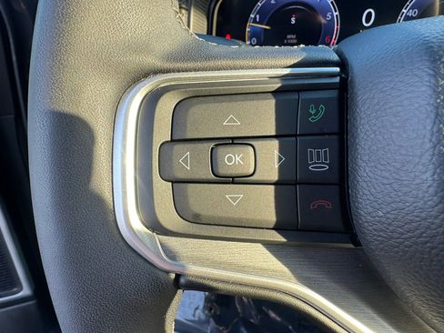 Used 2025 Jeep Wagoneer L Series II w/ 8-pass Seating Package AWD/4WD image 19