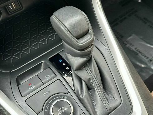 Used 2025 Toyota RAV4 LE AWD/4WD image 25
