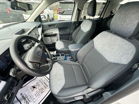 New 2026 Ford Maverick XLT AWD/4WD image 17