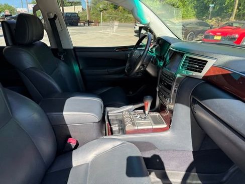Used 2015 Lexus LX 570 4WD image 97