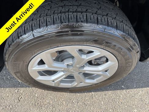 Used 2024 Jeep Compass Latitude image 11