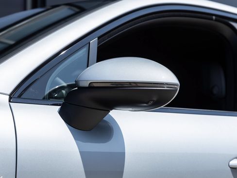 Certified 2026 Porsche Cayenne E-Hybrid Coupe AWD/4WD image 18