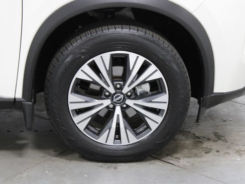 Used 2023 Nissan Rogue SV FWD image 11