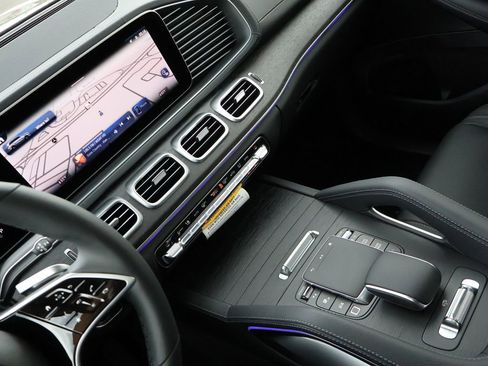New 2026 Mercedes-Benz GLS 450 4MATIC image 19
