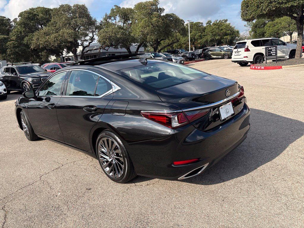 Used 2024 Lexus ES 350 w/ Technology Package FWD image 3