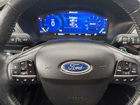 Used 2020 Ford Escape Titanium image 23