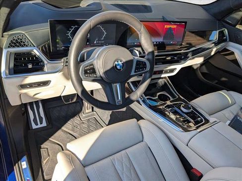 Used 2025 BMW X7 M60i w/ Executive Package image 12