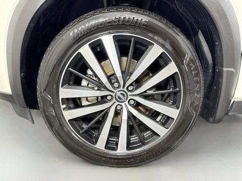 Used 2024 Nissan Pathfinder Platinum AWD/4WD image 42