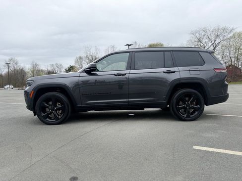 Used 2023 Jeep Grand Cherokee L Laredo AWD/4WD image 3