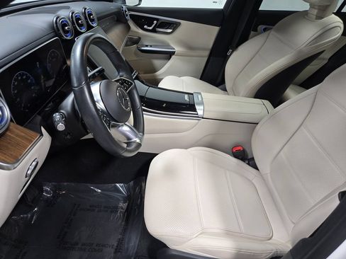 Used 2023 Mercedes-Benz GLC 300 4MATIC image 10