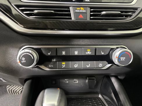 Used 2023 Nissan Altima 2.5 SR w/ SR Premium Package FWD image 23