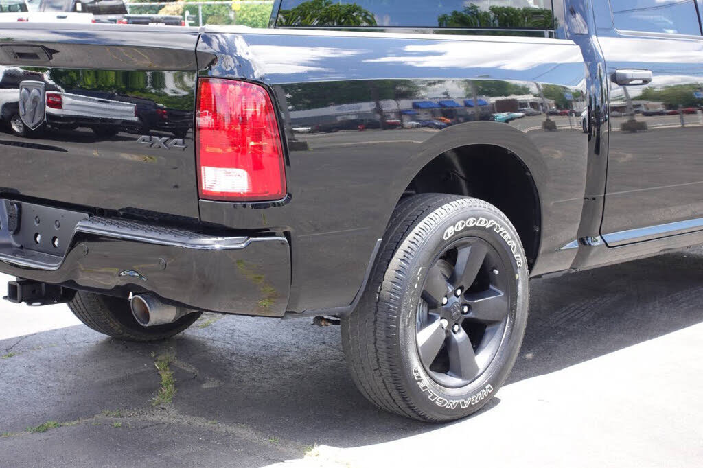 Used 2022 RAM 1500 Classic SLT w/ Electronics Convenience Group AWD/4WD image 12