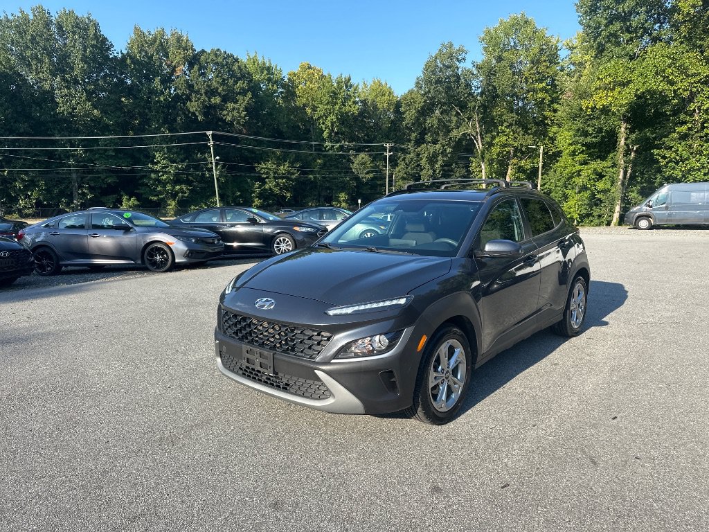 Used 2022 Hyundai Kona SEL FWD image 3