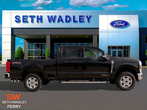 New 2026 Ford F250 XLT w/ FX4 Off-Road Package image 2