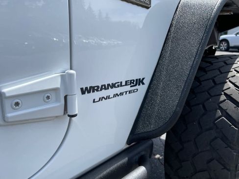 Used 2018 Jeep Wrangler Unlimited Sport AWD/4WD image 14