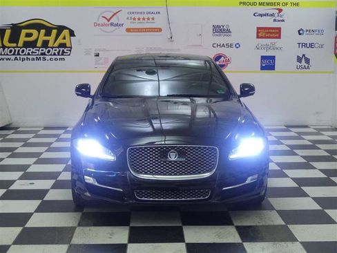 Used 2017 Jaguar XJ L Supercharged image 2