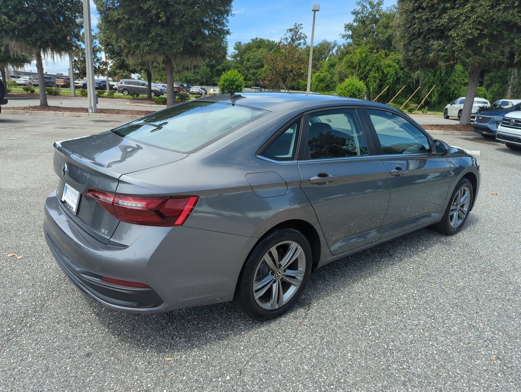 Used 2022 Volkswagen Jetta SE FWD image 6