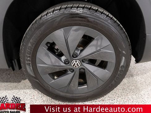 Used 2025 Volkswagen Taos S FWD image 10