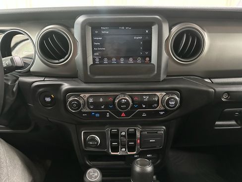 Used 2023 Jeep Wrangler Unlimited w/ Cold Weather Group image 28