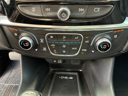 Used 2020 Chevrolet Traverse High Country FWD image 11