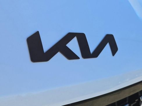 New 2026 Kia Carnival SX Prestige FWD image 4