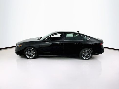 Used 2023 Honda Accord EX image 4