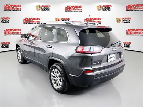 Used 2021 Jeep Cherokee Latitude Plus image 2