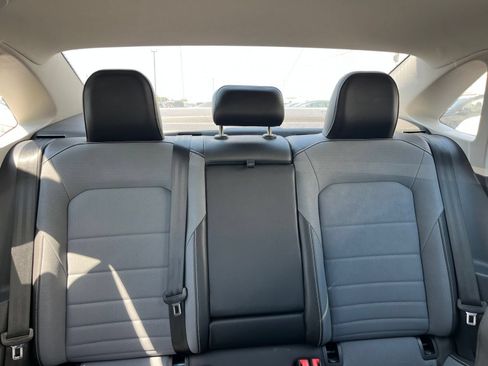 Used 2025 Volkswagen Jetta SE FWD image 38