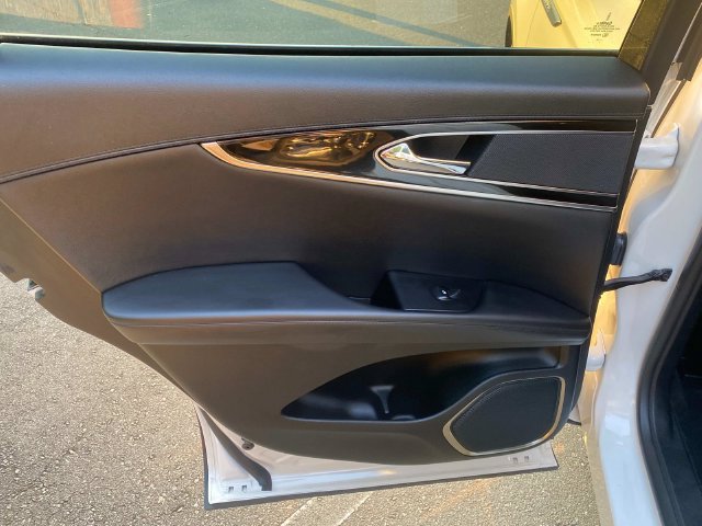 Certified 2023 Lincoln Nautilus Reserve FWD image 10