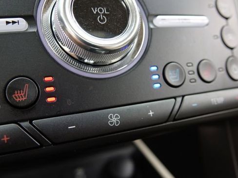 Used 2017 Ford Fusion Platinum image 28