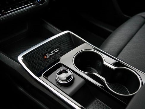 New 2026 Chevrolet Equinox LT w/ Convenience Package II image 31