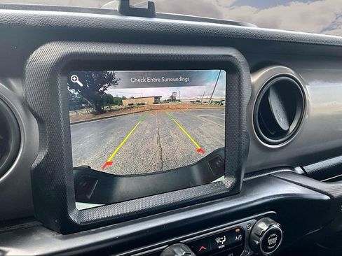 Used 2021 Jeep Gladiator Sport AWD/4WD image 15