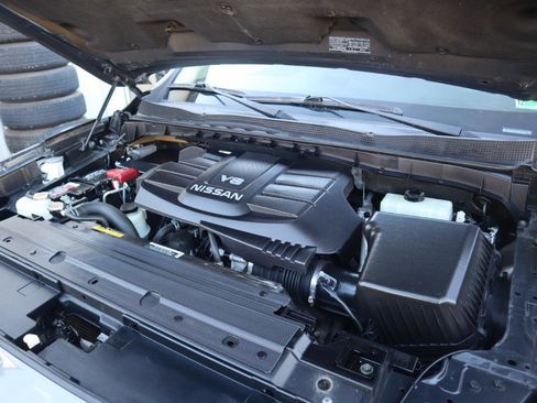 Used 2021 Nissan Titan SV w/ SV Convenience Package image 40