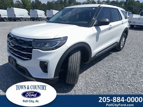 Certified 2025 Ford Explorer Active w/ Active Comfort Package RWD image 1