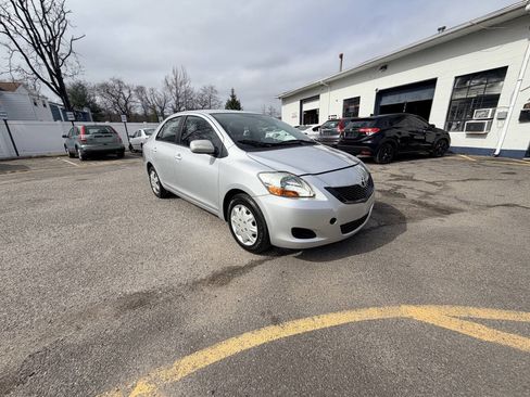 Used 2009 Toyota Yaris Sedan FWD image 4