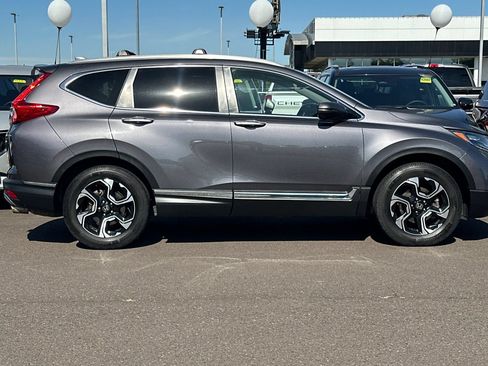 Used 2018 Honda CR-V Touring image 3