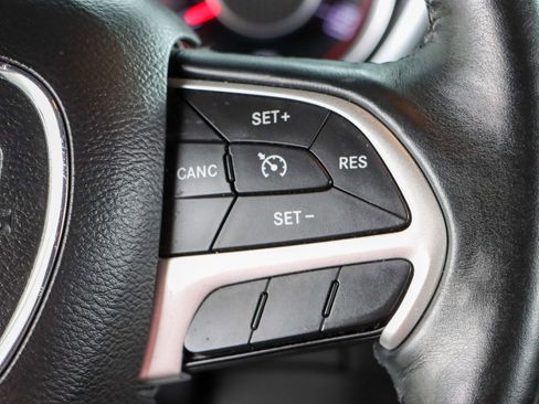 Used 2016 Dodge Challenger SXT Plus image 14